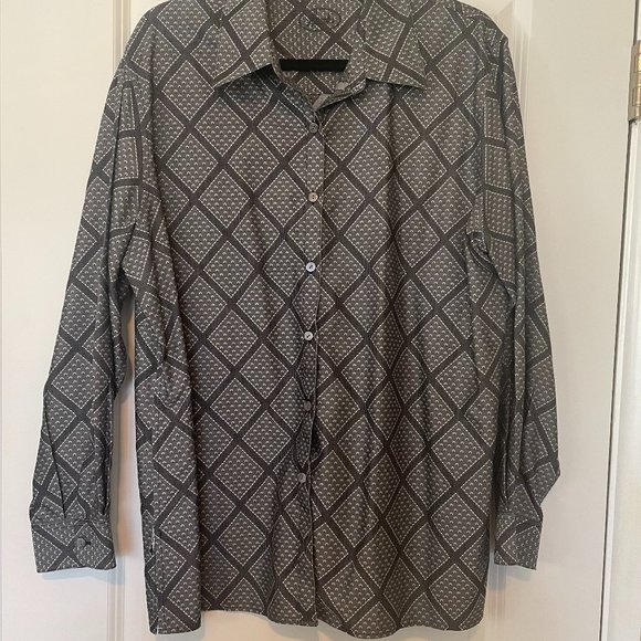 Women’s long sleeved, button front shirt - Picture 1 of 4